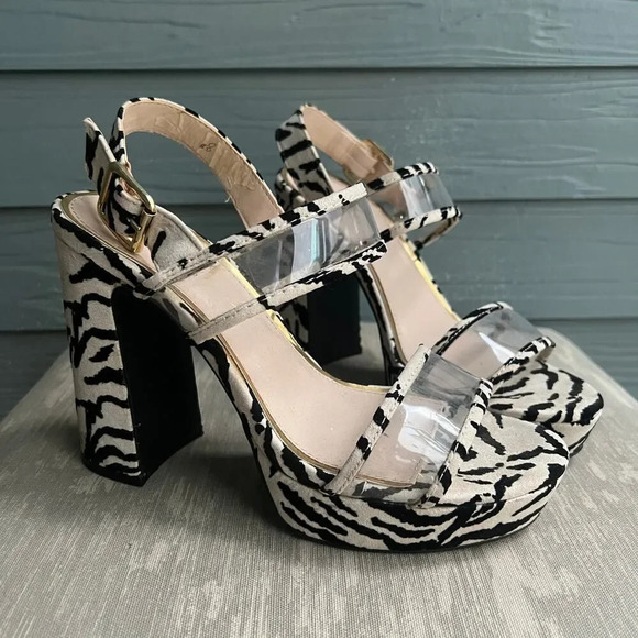 Boutique Tiger Cream & Black Velvet Platform Heels Size 8.5 - Picture 2 of 10